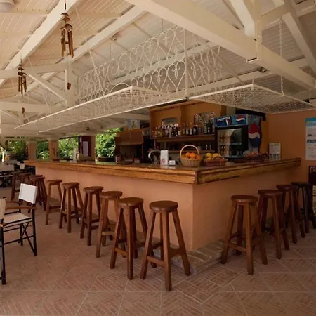 Отель Spiti Prifti