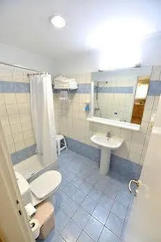 Отель Spiti Prifti