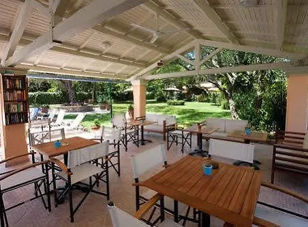 Spiti Prifti Otel 4*