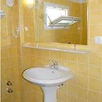 فندق Spiti Prifti 4*