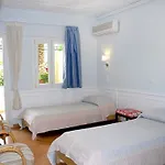 فندق Spiti Prifti 4*