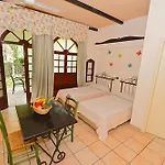 فندق Spiti Prifti 4*