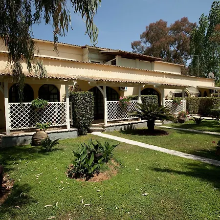 Ξενοδοχείο Spiti Prifti 4*